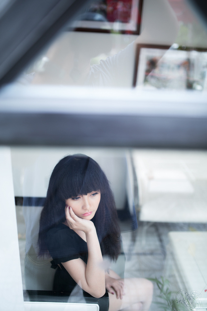 行长将她双腿分得更开视频