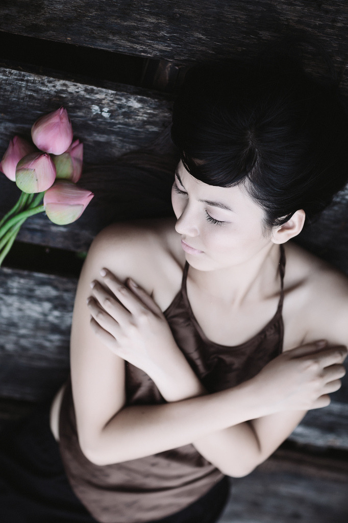 翘臀后进少妇大白嫩屁股视频